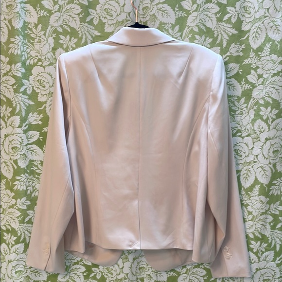 Lane Bryant Cream Blazer with Tailored Fit and Notched Lapels - Picture 4 of 8